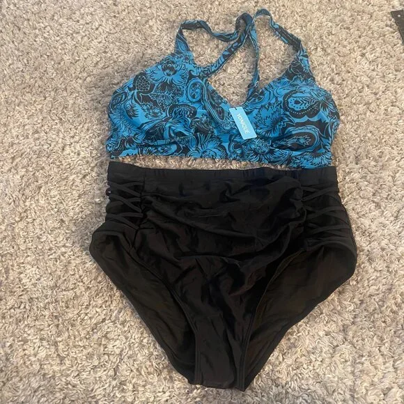 Yonique Plus Size Bikini 18W Blue Floral Halter High Waist Tummy Control NWT - Picture 6 of 15